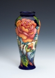 A Diamond Rose vase 122/8